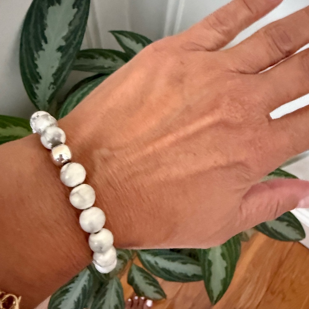 Elegant White Howlite/Sterling Silver Beaded Bracelet
